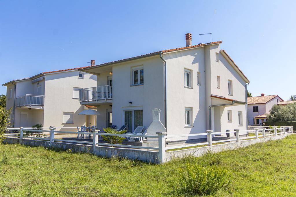 Apartments Alba Fažana Exterior foto